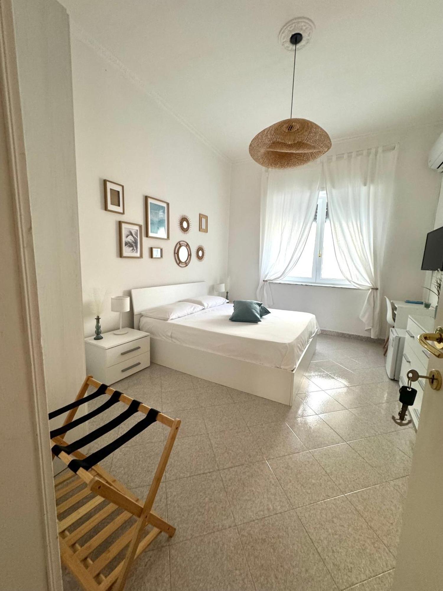 A Due Passi Dal Mare B&B Скалея Номер фото